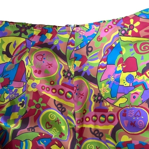 Unique Vintage Designer Made in Italy High Waist Printed Shorts - Picture 3 of 5